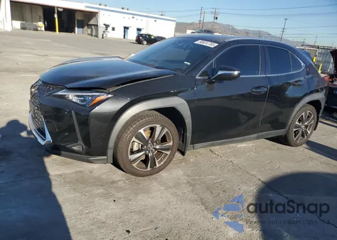 2021 Lexus Ux 200 из США, поврежденный, VIN JTHX3JBH5M2032109